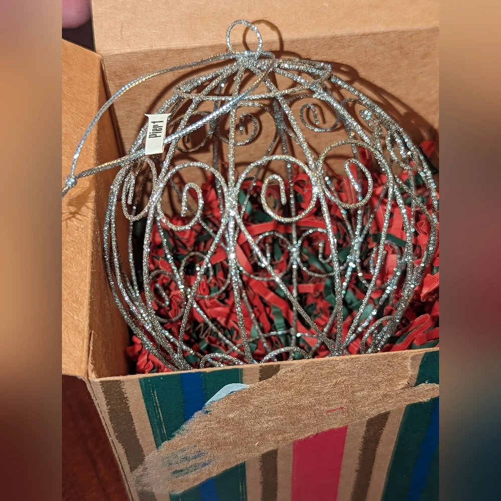 Pier 1 metallic wire Christmas ornament